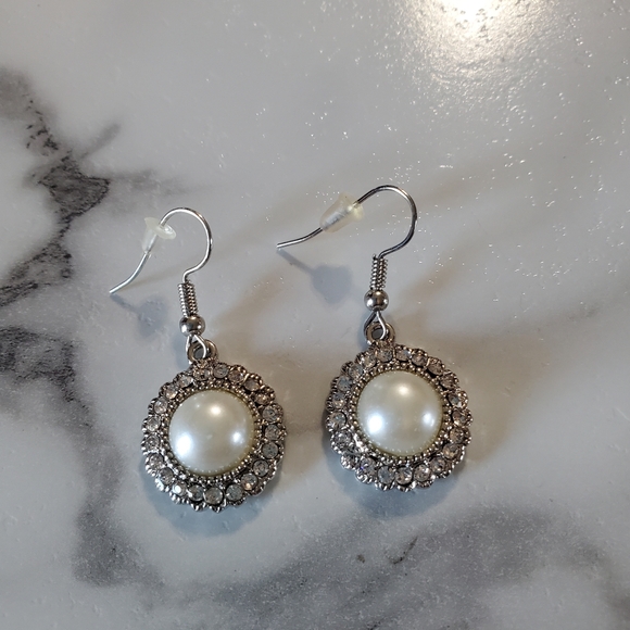 Silver Tone Faux Pearl & Rhinestones Earrings 💥3 for $12💥 - Picture 6 of 13